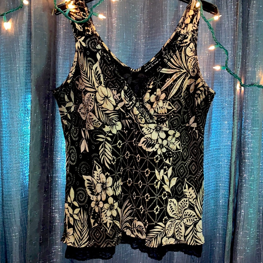 New York City design co lace trim top